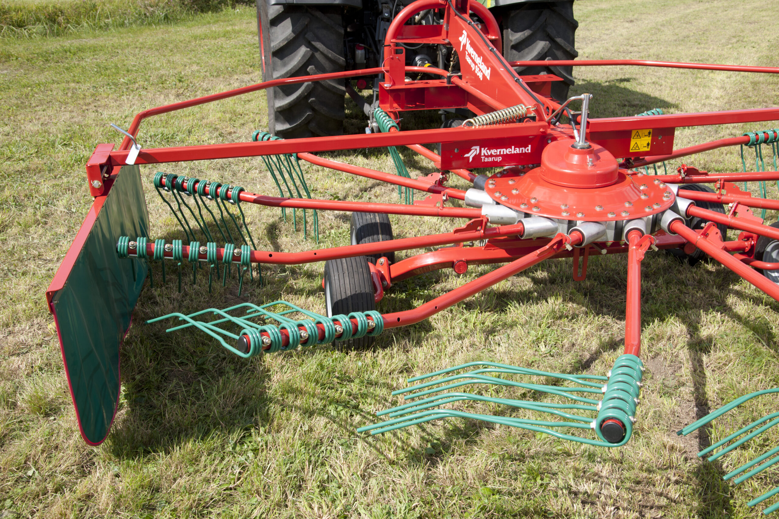 Kverneland 9032 Single Rotor Rake